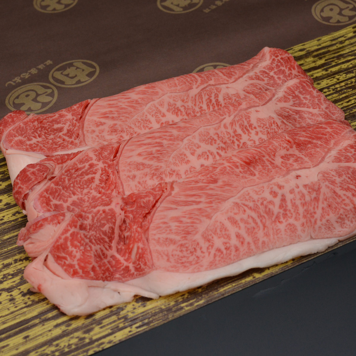 楽天市場 松阪牛すき焼き 肩肉 モモ肉 500g 牛脂付き 国産 和牛 すき焼き用 牛肉 冷凍 ブランド牛 お祝い すき焼き肉 株式会社まるよし 三重県 産直お取り寄せニッポンセレクト