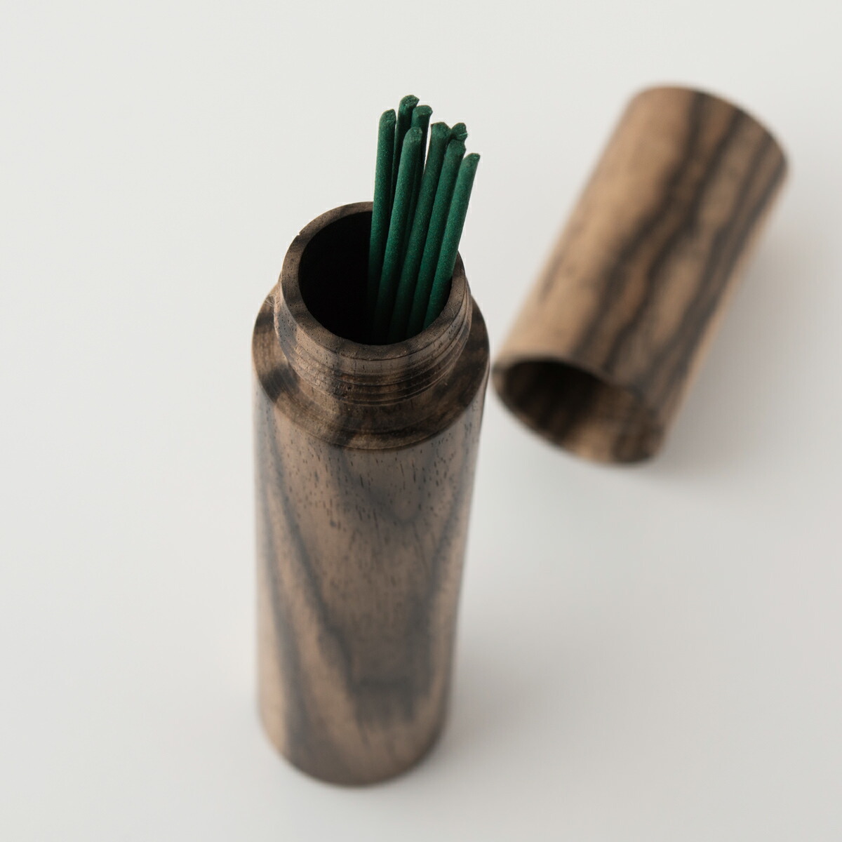 【新品・未使用】 香筒　都忘れ　吠木正樹作　沈金　黒塗り　煎茶道具　線香筒 新品・未使用】 香筒 都忘れ 吠木正樹作 沈金 黒塗り 煎茶道具