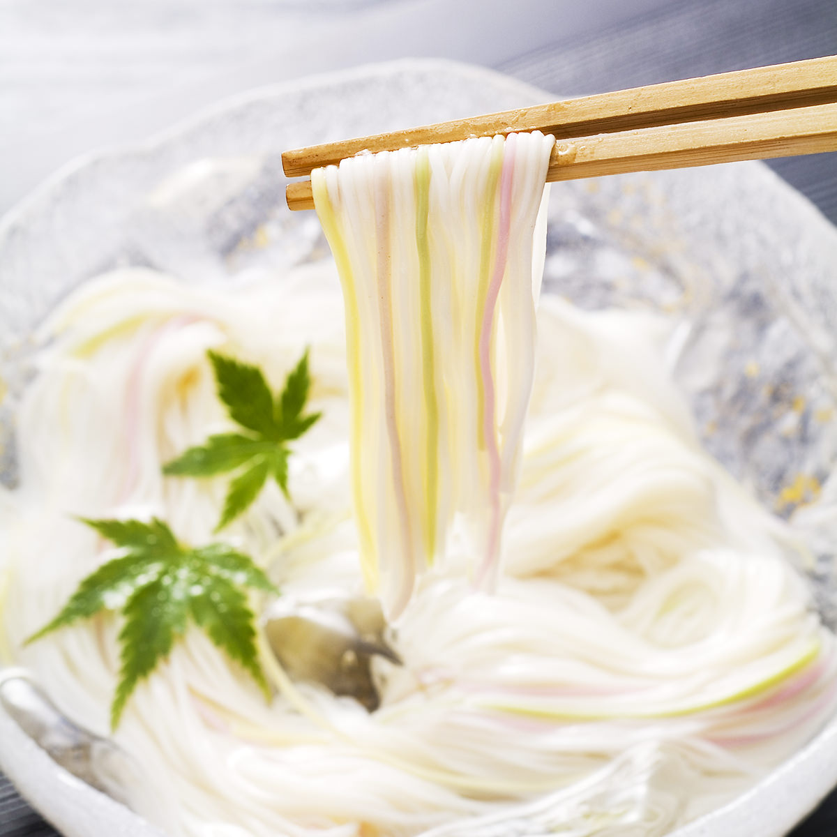 手延五色そうめん 6kg そうめん 手延べそうめん カラフル 乾麺 軽食 素麺 にゅうめん 手延べ 白 もち麦 梅 抹茶 蜜柑 五色 自然素材 天然色素 国産 五色そうめん 最安値挑戦