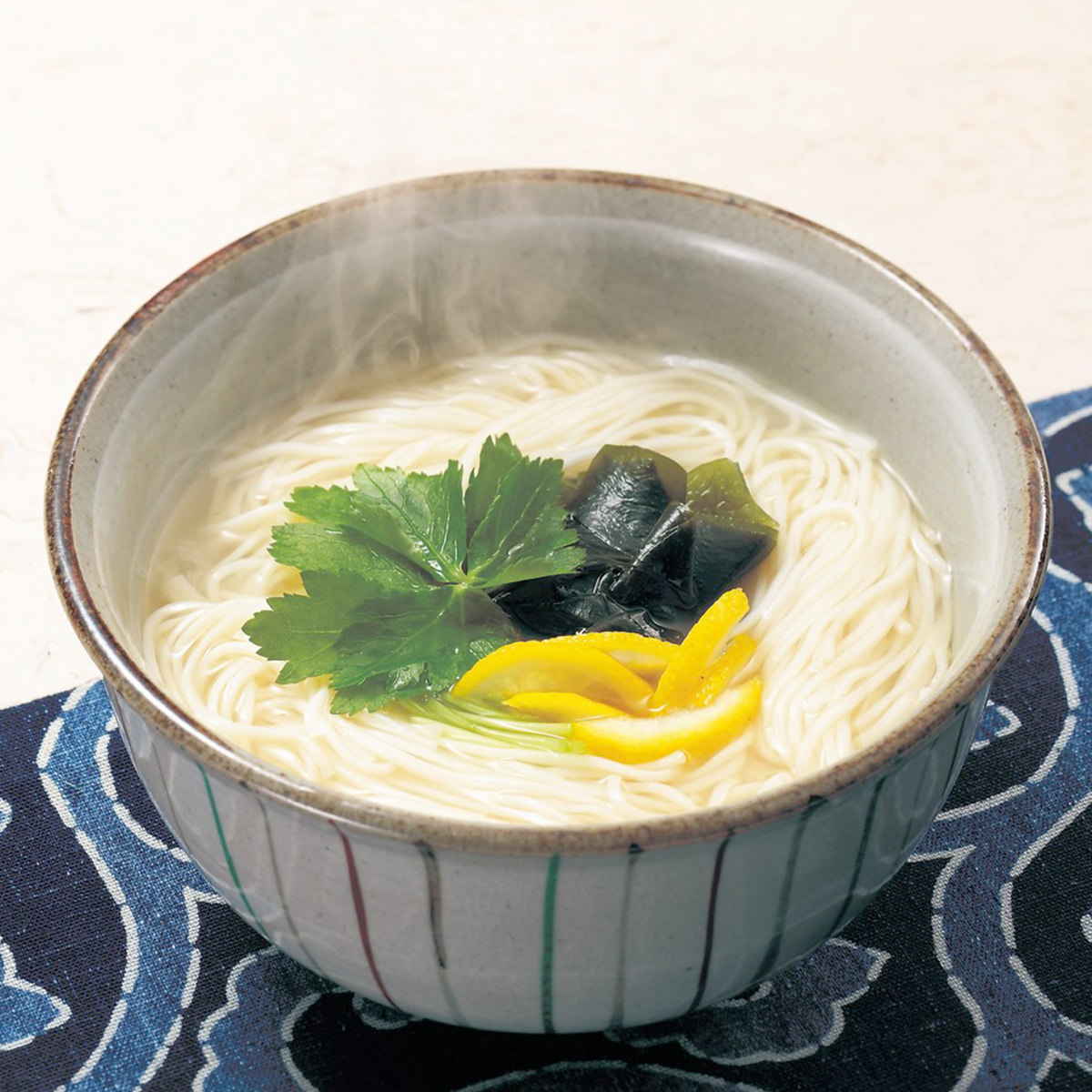 高質で安価 手延べにゅうめん ゆず味噌味 食入 詰合せ 自家用 国産小麦使用 即席手延べめん そうめん 麺類 素麺 にゅうめん 国産 国産小麦 化学調味料不使用 ゆず味噌 ゆずみそ 即席麺 袋麺 インスタント 簡単 簡単調理 時短 長崎 島原 めんの山一 予約販売品