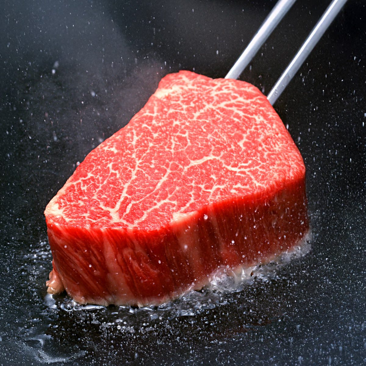 伊勢重 A5等級 黒毛和牛 ステーキ ギフトセット 折詰 2種 計4枚入 牛肉 ステーキ肉 ヒレステーキ 国産 サーロインステーキ|産直お取り寄せNセレクト