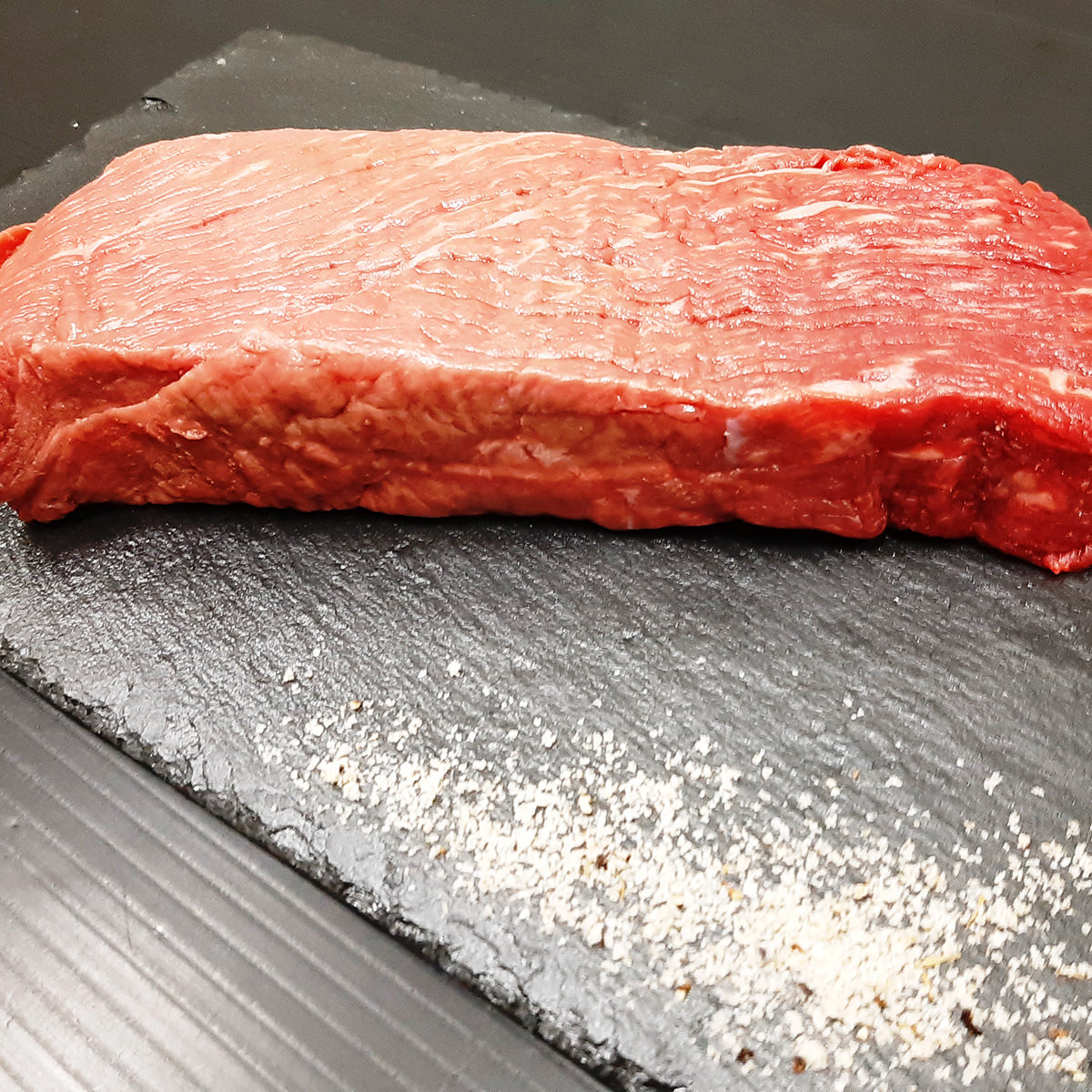 楽天市場 みちのく日高見牛モモかたまり 300g 牛肉 冷凍 国産 モモ肉 ブロック 赤身 かたまり肉 焼き肉 ビーフ ローストビーフ ステーキ バーベキュー 精肉 国産牛 みちのく日高見牛 山形 牛肉の庄司 牛肉専門店べごや 産直お取り寄せニッポンセレクト