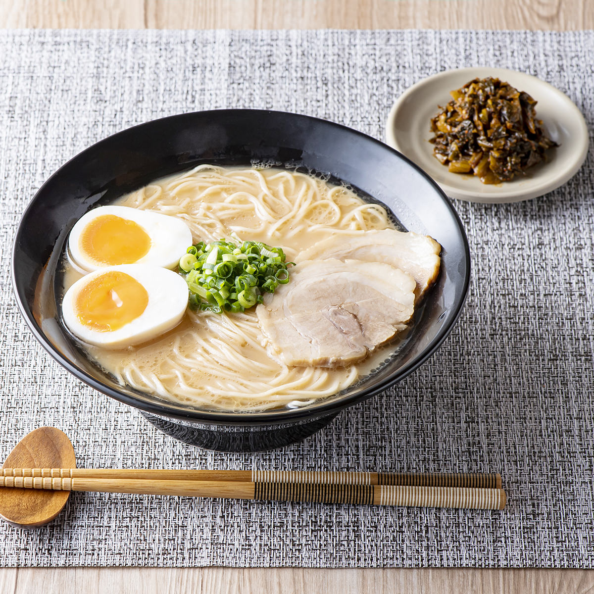 楽天市場】博多一幸舎 豚骨ラーメン 4食入4箱 ラーメン 麺類 とんこつ まとめ買い 生麺 九州ラーメン とんこつラーメン 細麺 製麺屋慶史 豚骨  泡系 元祖 博多 福岡 : 産直お取り寄せニッポンセレクト