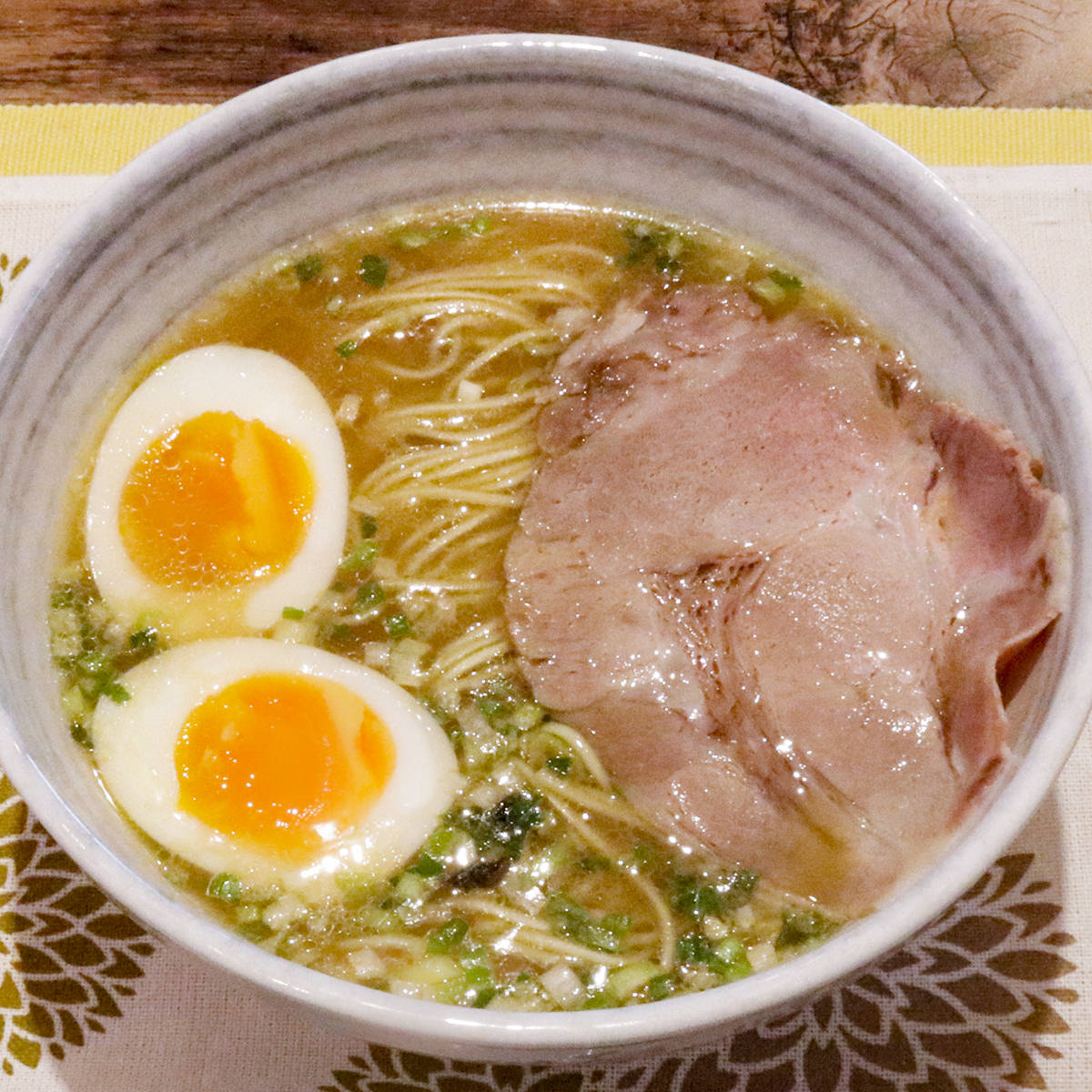 楽天市場】博多一幸舎 豚骨ラーメン 4食入4箱 ラーメン 麺類 とんこつ まとめ買い 生麺 九州ラーメン とんこつラーメン 細麺 製麺屋慶史 豚骨  泡系 元祖 博多 福岡 : 産直お取り寄せニッポンセレクト