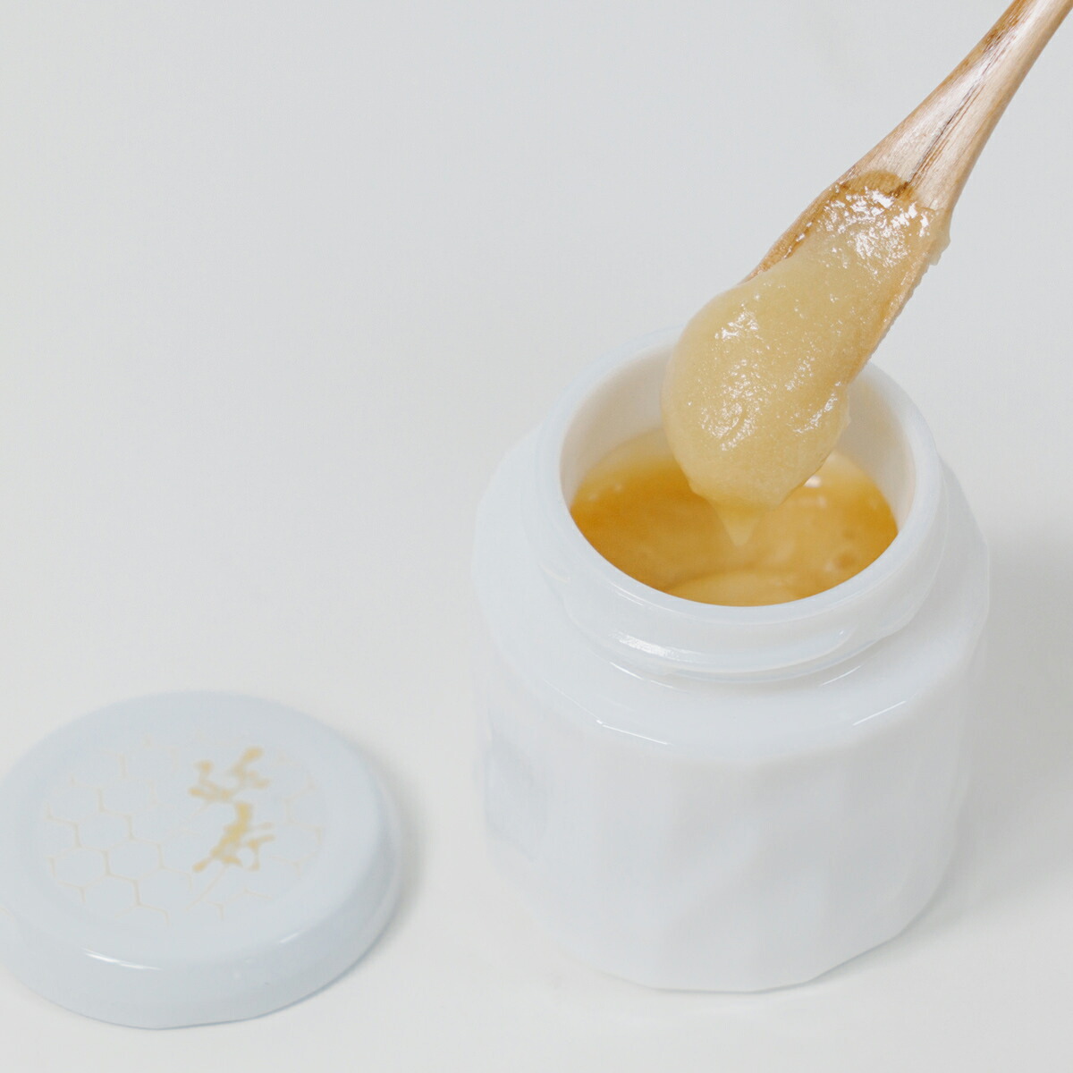 日本ミツバチ 熟成生はちみつ 延寿 木製スプーン付き 木箱入り ハチミツ 国産 百花蜂蜜 非加熱 はちみつ 百花蜜
