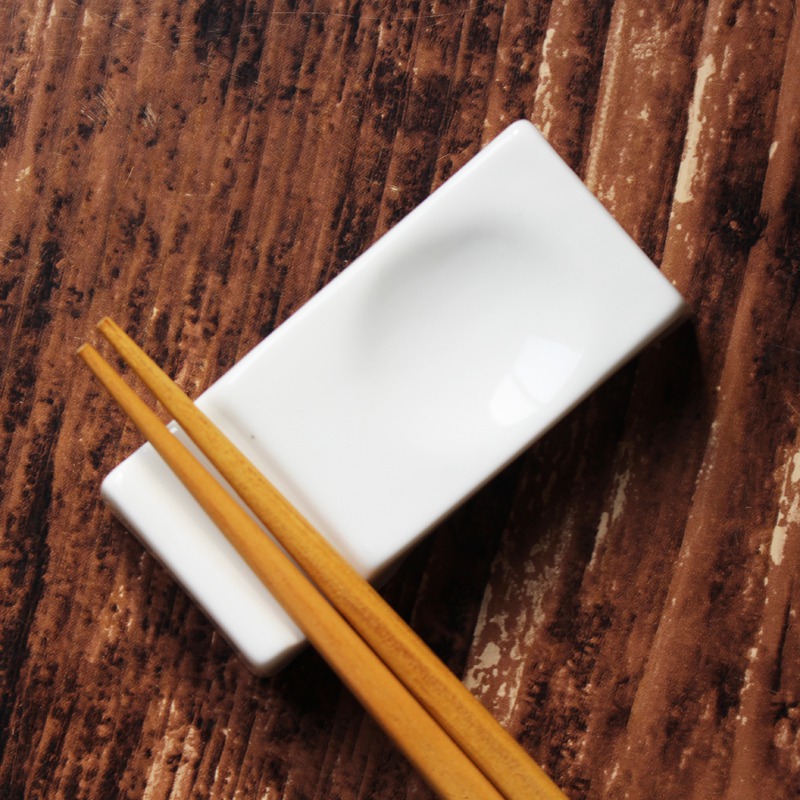 【総やか買いもとめるでお得】箸置き 今めかしい 愛くるしげ (8糎)【カトラリーレスト 刀圭置き 白磁 小っちゃい 無地 分かりやすい 強化因子瀬戸もの 降車口 訳あり】