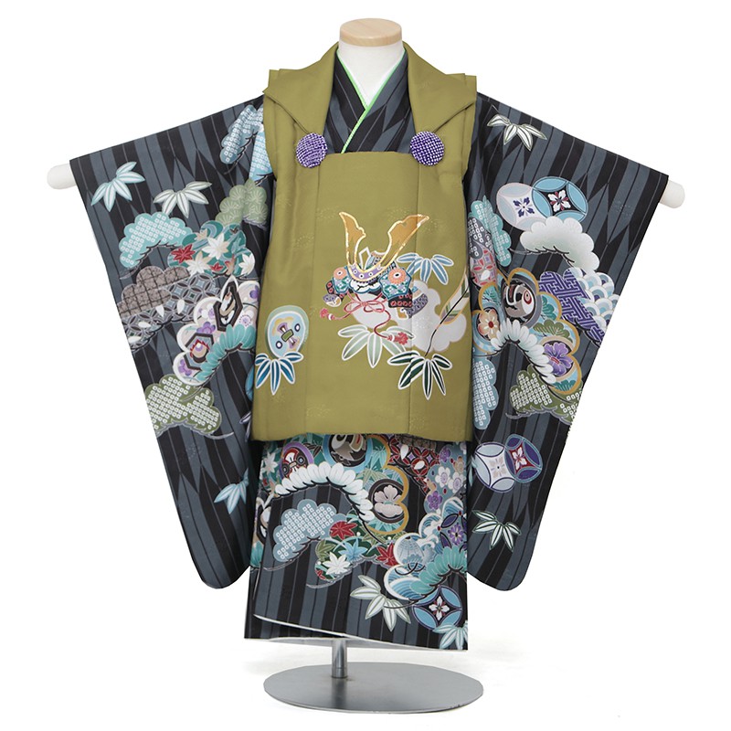 七五三  三歳   男児  被布　着物　セット　②  珍しい男子被布　0913③ 七五三 着物 3歳 男の子 被布セット 「白藤色 鷹、市松に宝尽くし」 三