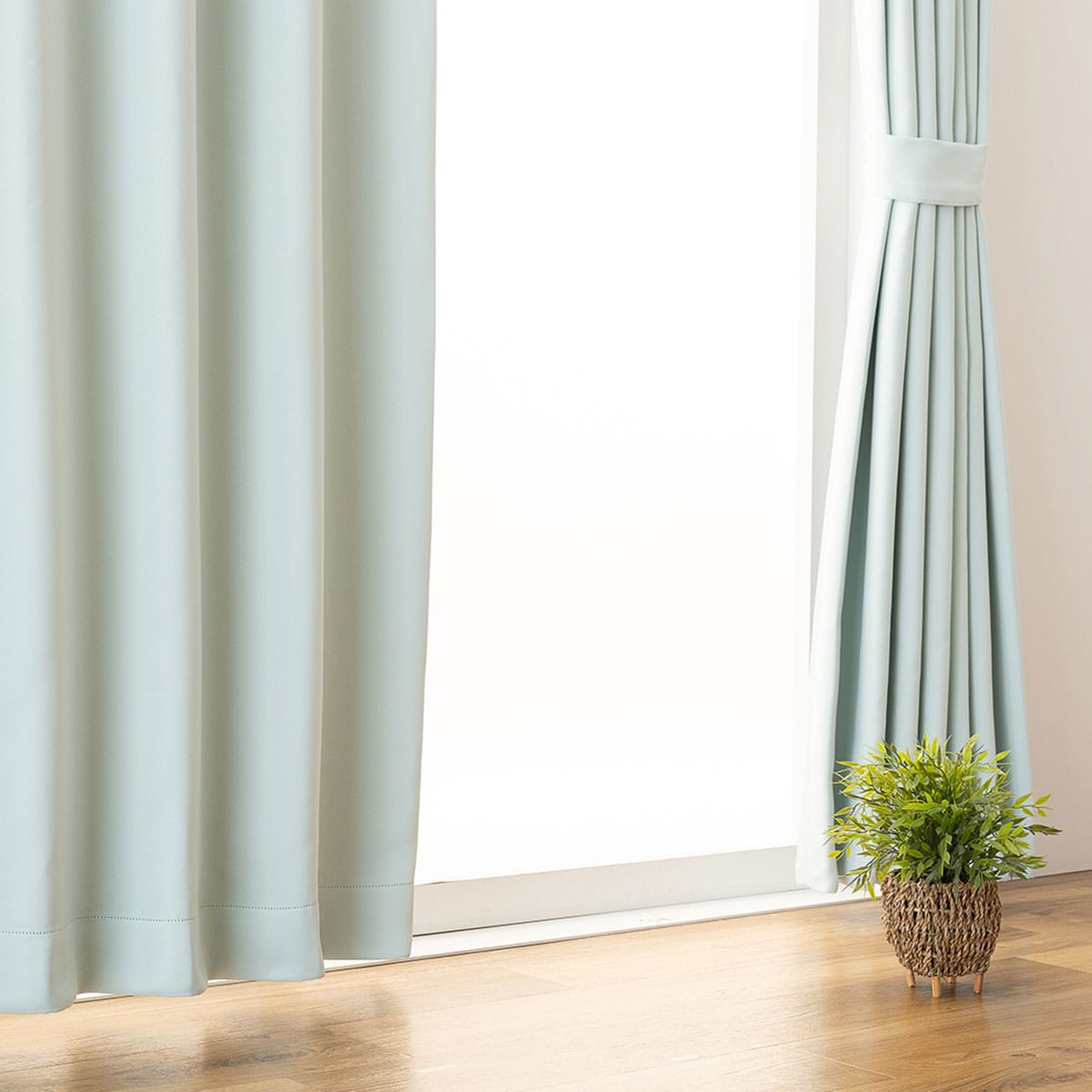 ニトリ　遮光1級・遮熱カーテン（無地・ホワイト）150×200cm×2枚 楽天市場】遮光1級・遮熱カーテン（無地 ホワイト） ニトリ