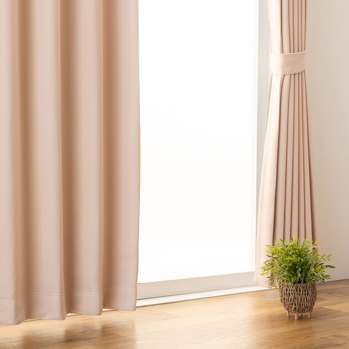 1級遮光カーテン、アイボリー 楽天市場】遮光1級・遮熱カーテン（無地 グレー） ニトリ メーカー直送