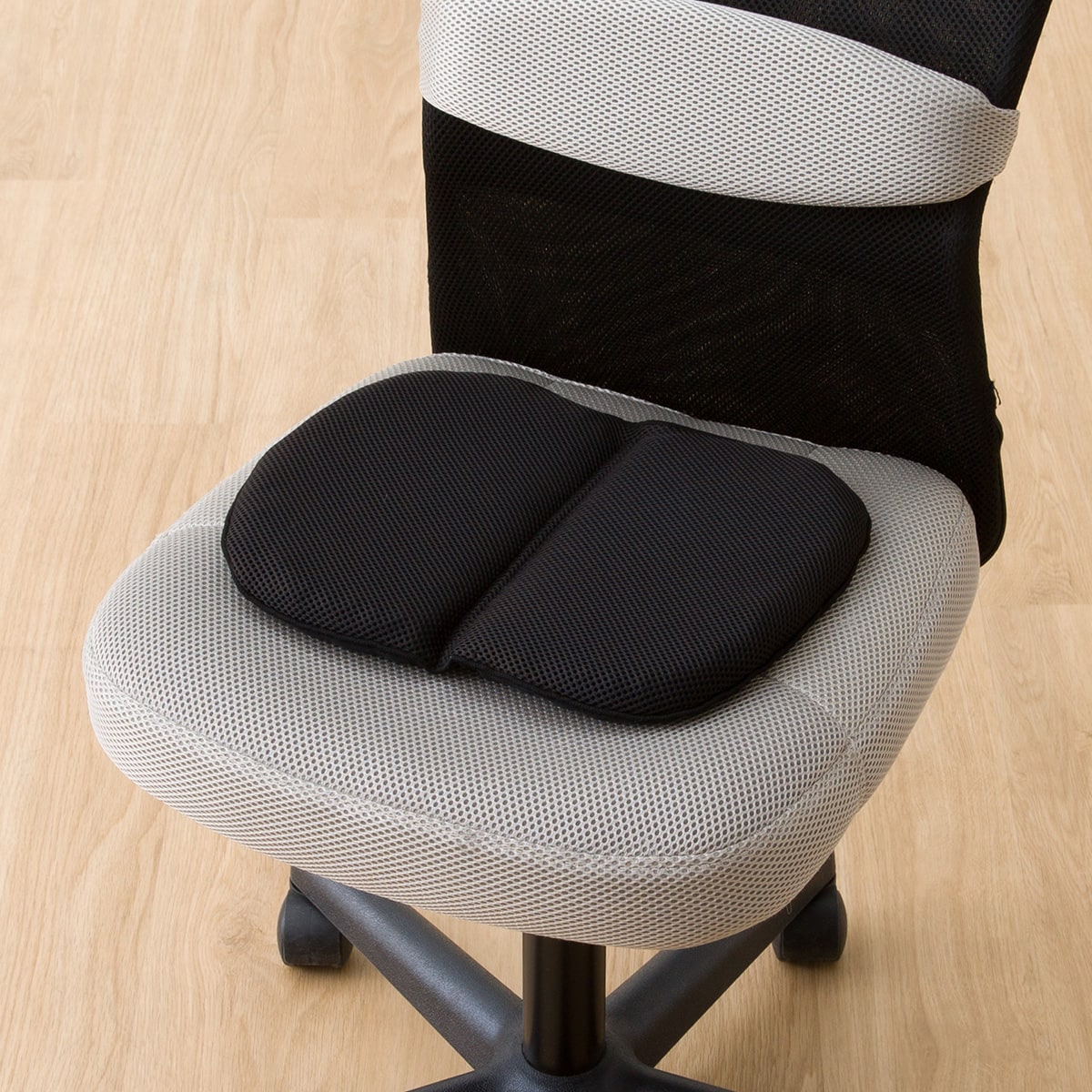 楽天市場 ジェルシートクッション ポータブルbk ニトリ 玄関先迄納品 1年保証 合計金額円以上送料無料対象商品 ニトリ