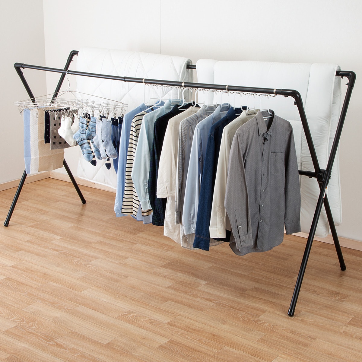 Ninki Teian アルミx型物干し Fc02 1年保証 ブラック 玄関先迄納品 合計金額円以上送料無料対象商品 物干しスタンド Aoe Arrayyan Sch Id