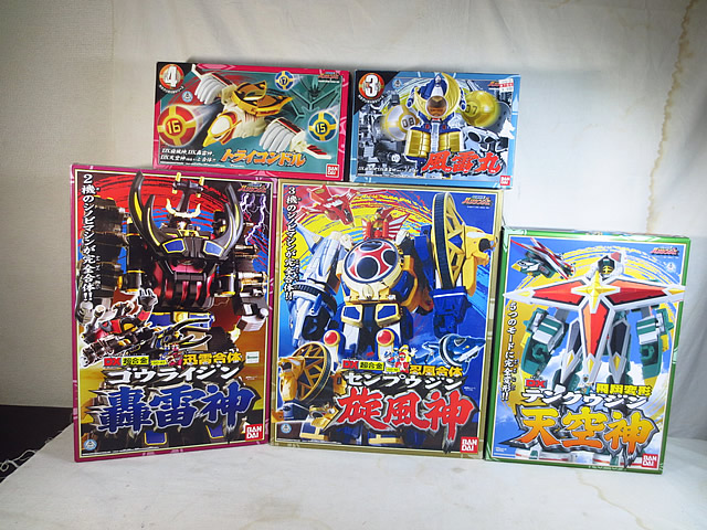 新品 バンダイ 忍風旗鼓ハリケンジャー 竜巻き神 取り組み兀鷹 風雷丸 天の原神 轟雷神 書き割り 未開封