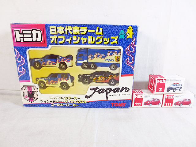 トミカ 日本代表チームオフィシャルグッズ ミニカーセット Amazon | トミー トミカ 日本代表チーム JFA オフィシャルグッズ 4台