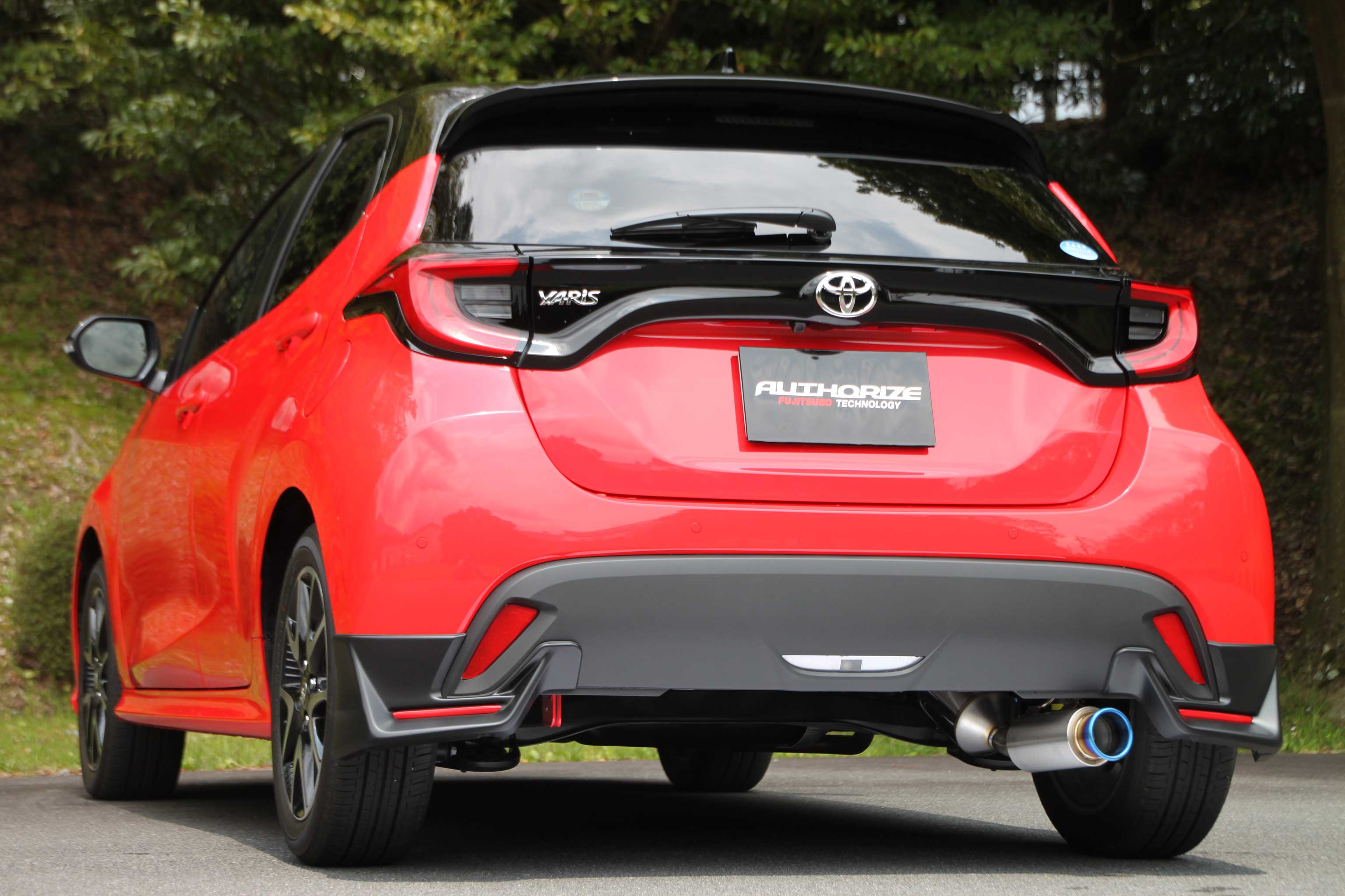 楽天市場】ヤリス MXPA10 中間パイプ タイコ付き : BE FREE