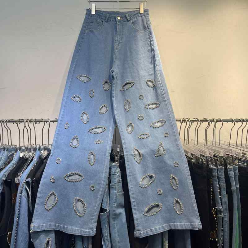 レディース 秋用 ディストレス ワイドレッグ ストレート デニムパンツ ジルコニア 装飾 スリム見せ ゆったり シルエット カジュアル デニム 素材 ストレッチ 機能 普段使い 対応 ぽっちゃり 体型 6,391円