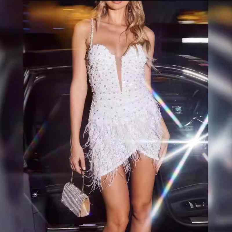 レディース ミニワンピース 白 セクシー 背中開き ビーズ Vネック ストラップ スリムフィット フェザー プリーツ パーティー ドレス 結婚式 披露宴 イブニング｜NN3beauty 9,212円