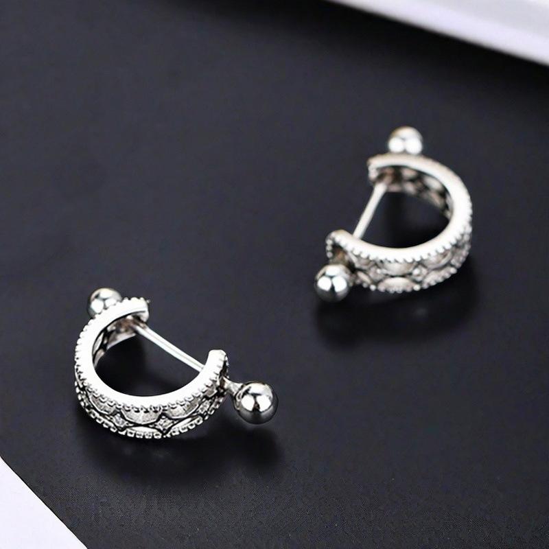 メンズ 耳骨ピアス 純銀 スクリュー留め イヤーカフ イヤリング 高級感 スタイリッシュ デザイン 耳輪 軽量 シルバーアクセサリー