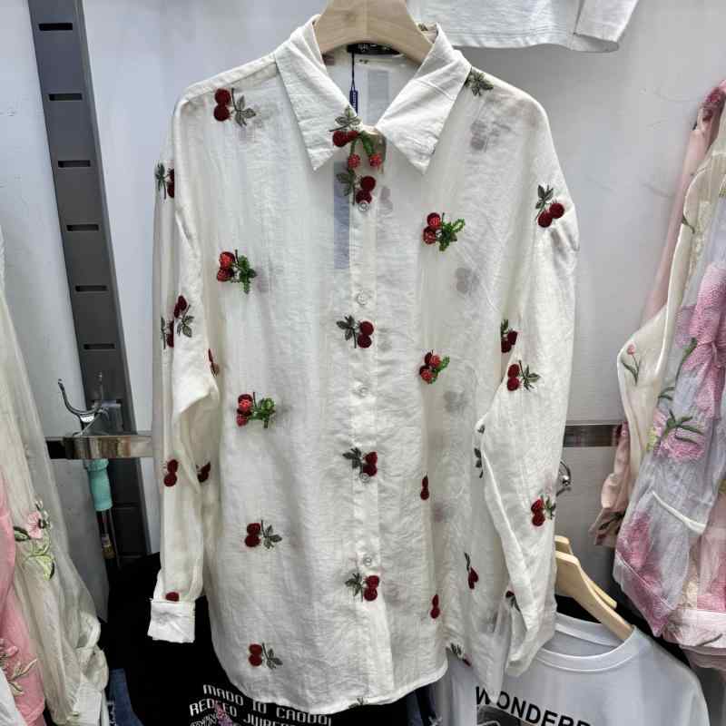 プルオーバー レディース 長袖 綿麻 原材料 桜んぼう 刺しゅう 立体 ひな型 可愛らしい 夏用 防晒 UVとり捨てる 薄っぺら 軽さ 吸湿速乾 通い 普段使い走り トップス トップ