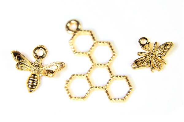 ハチ 蜂 アクセサリー ハンドメイド 楽天市場】【メール便可】【1個入り】蜂のストーン付きチャーム