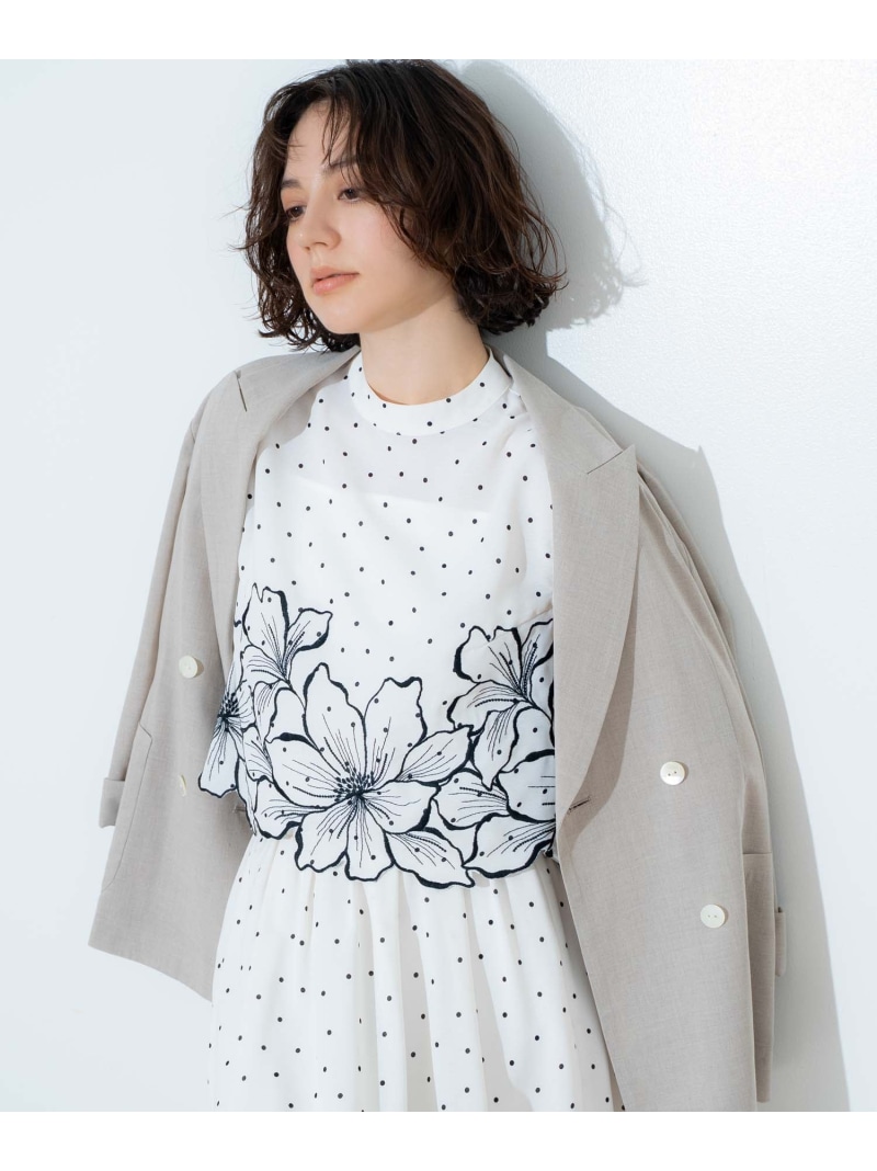 フラワー刺繍ノースリブラウス Noela ノエラ トップス シャツ・ブラウス ホワイト ベージュ【先行予約】*【送料無料】[ Fashion]