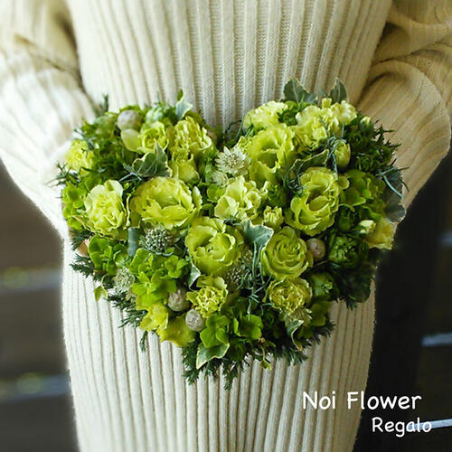 貨物輸送無料 緑であることの今めかしい生け花ハート型借り上げる 御芽出度 儀式用 お見まいお悔やみ お供え