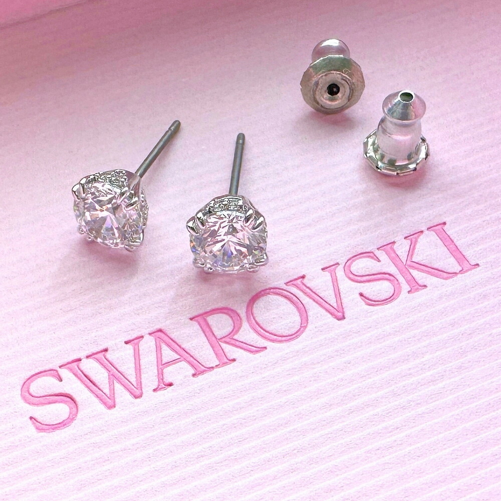 スワロフスキー 純正ショッパー付き ピアス レディース スタッドピアス Stilla ホワイト クリスタル キラキラ おしゃれ プレゼント ギフト 両耳ピアス シルバー ブランド アクセサリー 女性 彼女 妻 母 誕生日 成人 卒業 入学
