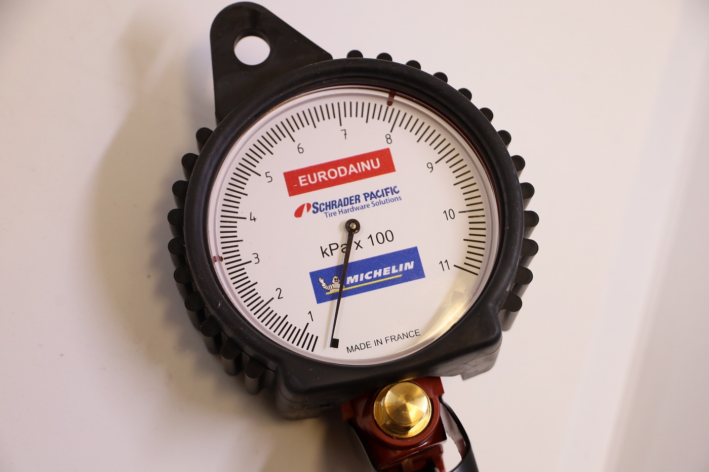 ミシュラン エアーゲージ ユーロダイヌ 70 1100kpa タイヤ エアー 圧力調整 空気圧測定 圧力測定 空気入れ エアー注入 タイヤ用品 フランス製 Movilesgarcia Com