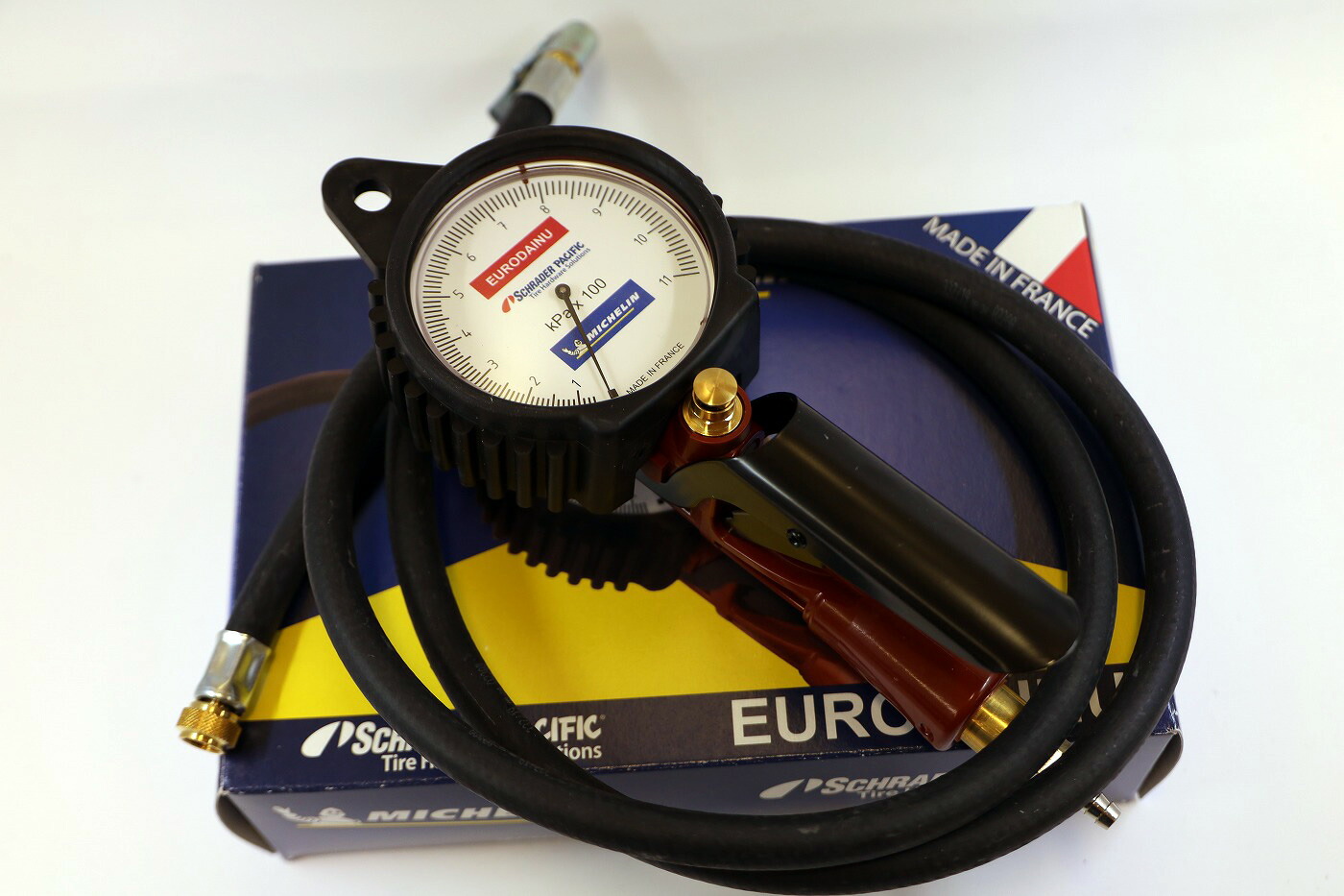 楽天市場 ミシュラン エアーゲージ ユーロダイヌ 70 1100kpa タイヤ エアー 圧力調整 空気圧測定 圧力測定 空気入れ エアー注入 タイヤ用品 フランス製 Norauto ノルオート 楽天市場店