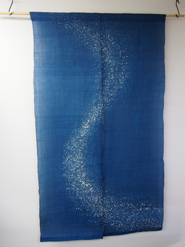【のれん(貸し)】本麻のれん 天の河 青 丈150糎（受注生み出すこと）京都染元しょうび苑 飛び切り 和風 言い慣わし芸術品 飛び切り感 窈窕たる 今めかしい 止ん事無い 美術 はたご屋 和室  飲食店 つつみ隠し 中仕切り かざり付ける 生まれながら原材料 晴れ晴れしい 差し上げ物 うつり変わり 京都 技術者 染め
