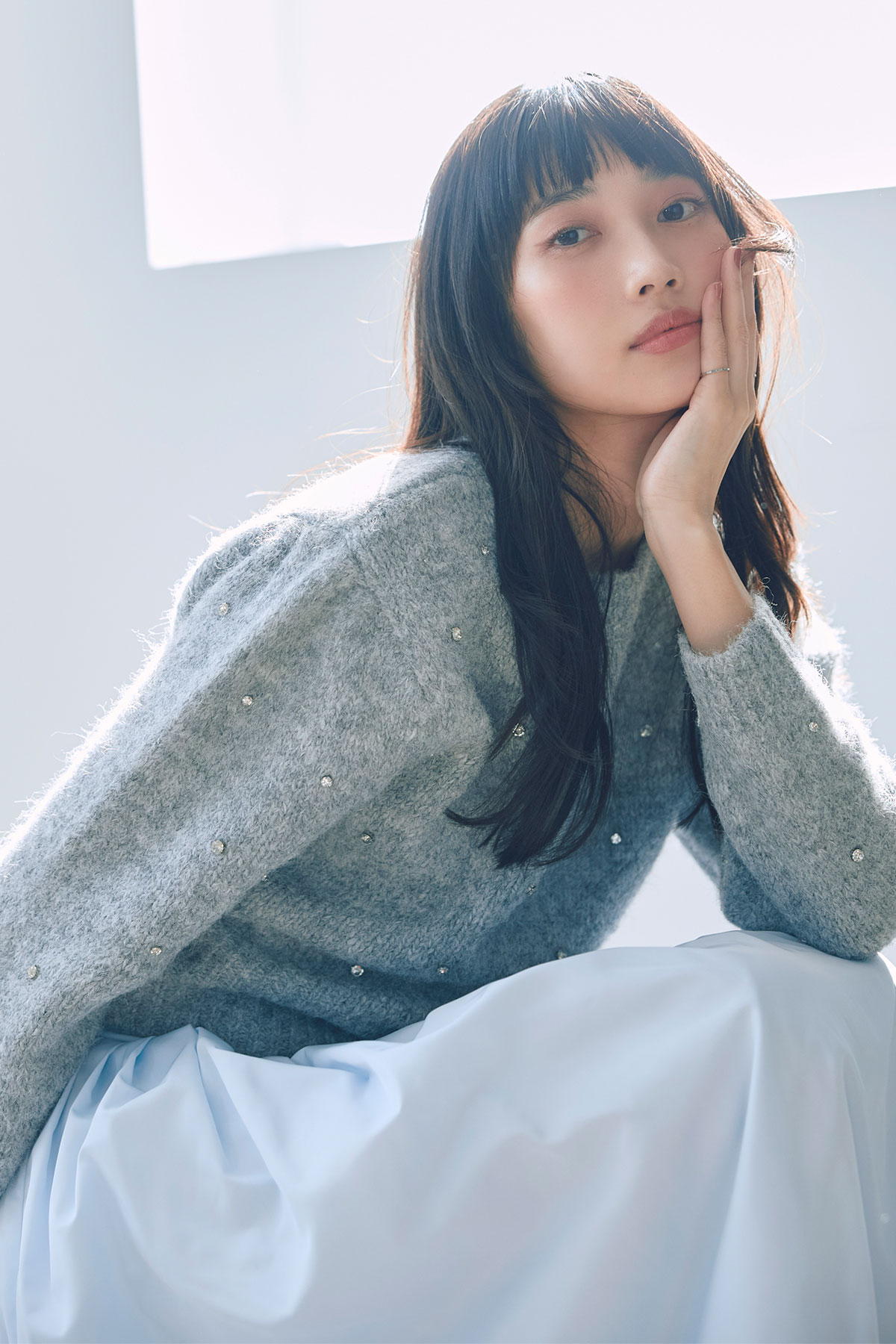 【楽天市場】1月18日 午前10:00 再販【林田岬優さん着用】ランダムビジュー起毛ニットプルオーバーレディース プルオーバー シンプル ...