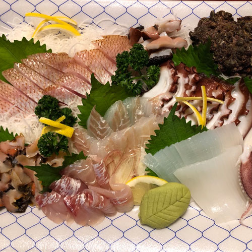 能登の魚屋厳選！朝どれ鮮魚を産地直送！旬のお刺身盛り合わせ〈3,4人前〉【冷蔵】【産地直送】お中元 お歳暮 ギフト 父の日 母の日 内祝い プレゼント 贈り物 ご当地グルメ お取り寄せ 海鮮 復興支援 復興 応援 石川県 能登町 石川 能登