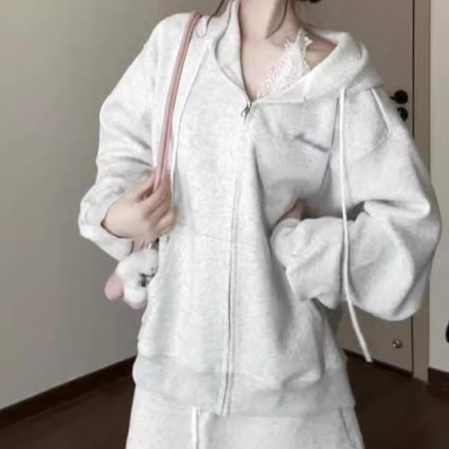 秋冬 女性用 長袖 フーディー セット 浅灰色 ポリエステル 素材 ワイドシルエット ジッパー フード付き トップス スカート 組み合わせ 私服 スタイル ゆったり フィット 軽量 吸湿速乾 秋 コーデ 普段使い セットアップ ロングスリーブ プルオーバ｜novolstore