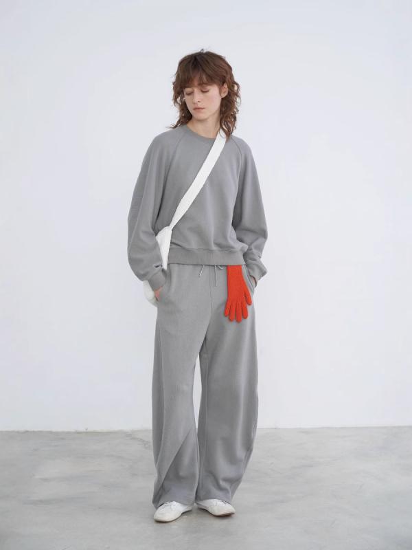レディース 汗水 トップス 純棉 綿原料品 長袖 丸首 ゆったり ルーズフィット セットインスリーブ 編み目 うつり変わり 青写真 単品 真っただ中丈 決まり切った丈 立体 かざり付ける 中朦々たる 秋 秋冬 時節 純色 ソリッドカラー 白いこと 白いこと系 米国海軍