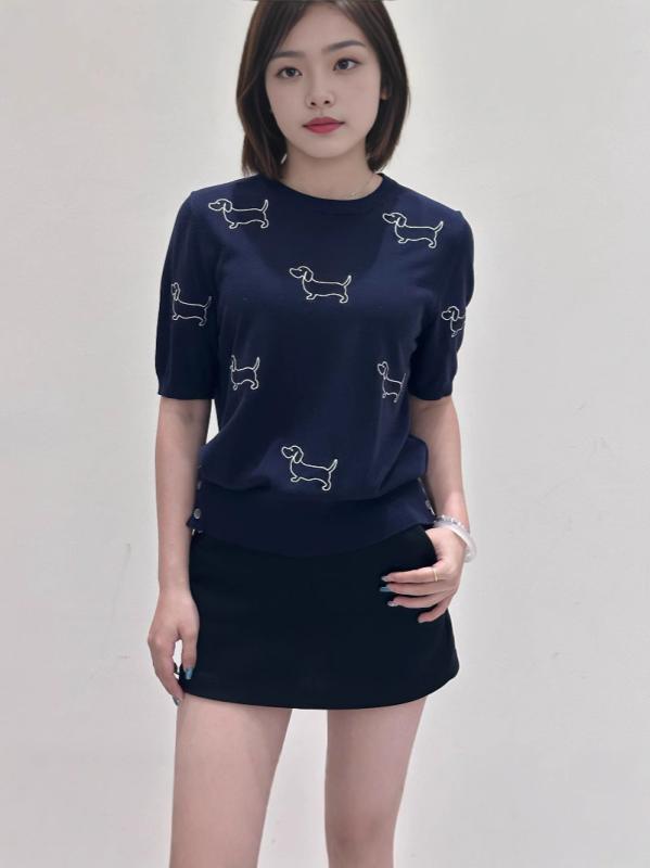 編み物 トップス レディース 春夏 毛の荒物刺しゅう 犬柄 刺しゅう ひな形 流行り物 ゆったり ルーズフィット 丸首 半袖 薄っぺら 編み物 プルオーバー ティーシャツ 亭主もち 絨毛 混 天絲 レイヨン 衣料繊維 毛の荒物 刷り上げる 薄べったい 出どころ 単品 書き割り ティーシャツ スタイ