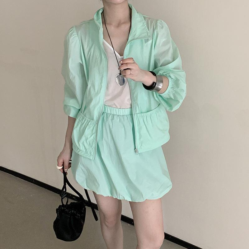 レディース セットアップ スカートセット 夏 緑 アイスクリームカラー 慵?風 韓国風 シンプル ドーパミンカラー 減齢 ゆったり 通勤 普段使い 百搭 防晒 長袖 短スカート 切り替え デザイン ポリエステル 涼しい 軽量 カジュアル スタイリッシュ|novolstore