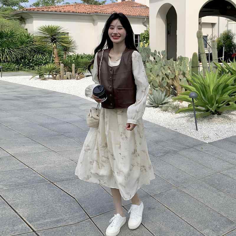 ワンピース セット 女性用 秋冬 長袖 高領 フレアスリーブ ロング丈 フラワープリント 麻素材 軽量 吸湿性 切り替え PUレザー ベスト トップス ロングスカート 2点セット ストリートスタイル カジュアル 普段使い 通勤用 再生繊維 伸縮性 ビッグ｜novolstore