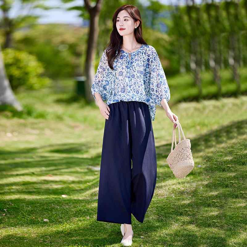 レディース セットアップ シャツ ワイドパンツ 2点 セット ファッション 気質 ゆったり 着痩せ 麻 素材 立体 プリント 九分丈 灯籠袖 七分丈 復古風 ポリエステル ブルー 赤 涼しい 夏 2025|novolstore