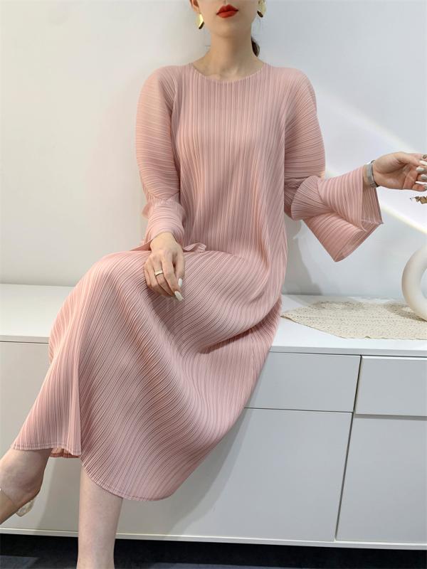 ワンピース レディース 灯?袖 九分袖 中長丈 百褶スカート 丸首 ゆったり腰回り プリーツ デザイン 快適 ポリエステル 単色 通勤 日常使い 日韓風 米白 黒 ピンク 秋 オータム セーター ニット風 軽量 伸縮性 シンプル かわいい 女性用 トップ|novolstore