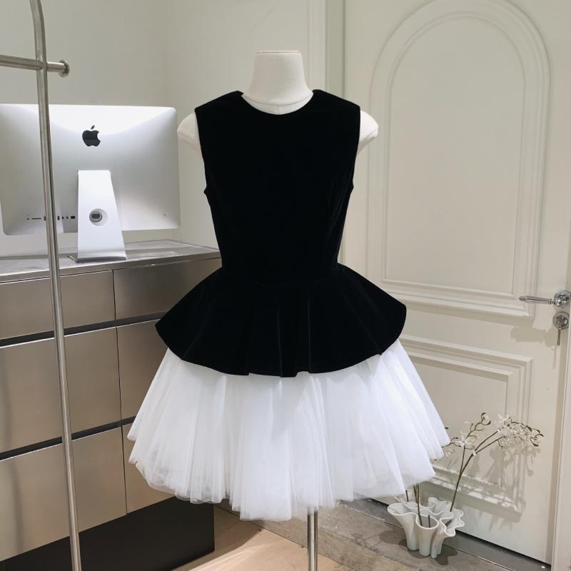 ワンピース 黒 女 冬 ベルベット 切り替え バレエ プリンセス風 チュール 無袖 背心 フレアスカート 丸首 ミドルウエスト フリル かわいい 甘め スタイル ポリアエステル 繊維 短丈 シングルピース 無扣 クリア フレッシュ｜novolstore