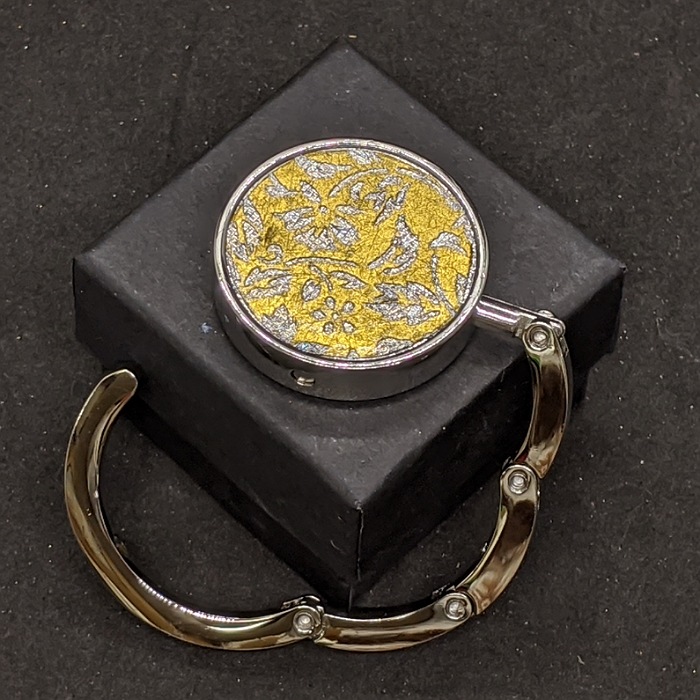 バッグハンガー 送料無料 京都 衣紋アルチザン 手作り 金名誉 更紗小紋 ダイア箔いたし方 お出かけつかい道 スーヴェニア お袋の恒星日 生出日プレゼント もの場所もの 日本製 クリスマスプレゼント 盛装 デスクバッグフック ハンガー 嚢掛け チャート旨いグッズ 範囲