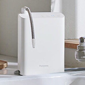 【2026年5月1日新発売】 Panasonic 塩基イオン整水器 TK-AS32 【貨物輸送無料】［塩基イオン水 整水器 身寄り用]