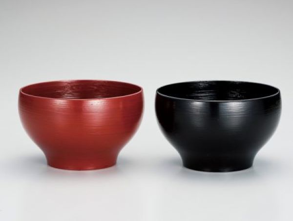 木製 越前漆器 夫婦椀 刷毛目 茜 黒 漆塗り お椀 汁椀 くりぬき ペア椀 結婚祝い 天然木 越前塗り 2客【ギフト・内祝い・成人内祝い・結婚内祝い・新築祝い・父の日ギフト・お返し】【楽ギフ_包装選択】【楽ギフ_のし】【楽ギフ_のし宛書】