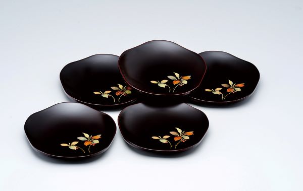 楽天市場】会津漆器 銘々皿 朱渕黒塗り 笹竹 さざ波 会津塗り 5枚組