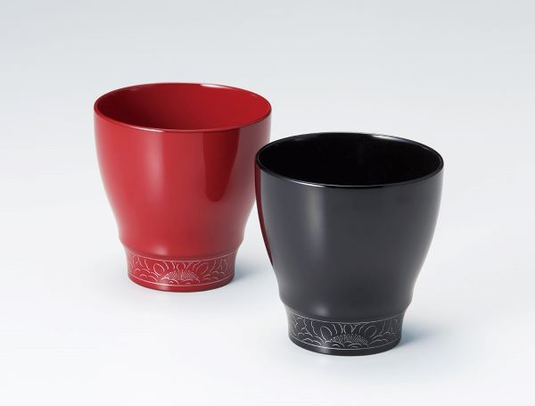 木合 越前漆器 フリーカップ ペアカップ 結婚祝い 漆塗り 黒 朱 プラチナ牡丹彫 ２個 越前塗り 夫婦 ２客【ギフト・内祝い・成人内祝い・結婚内祝い・新築祝い・父の日ギフト・お返し】【楽ギフ_包装選択】【楽ギフ_のし】【楽ギフ_のし宛書】