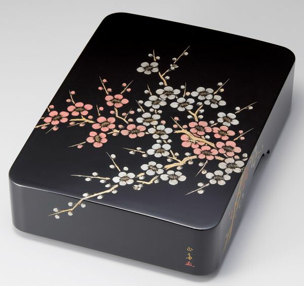 鎌倉彫　乱れ箱　二箱　入れ子　レトロ 鎌倉彫 衣装盆 乱れ盆 2点セット 入れ子 レトロ 重ね盆 角盆