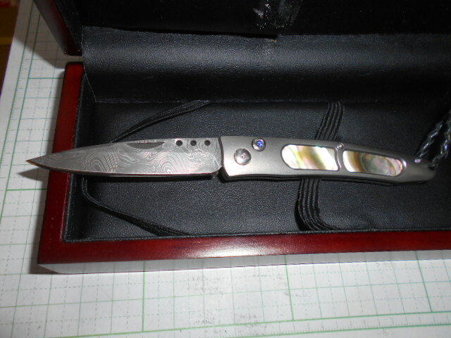 ウィリアム,ヘンリーナイフ Typhoon damascus ボタンロック 123/500 WILLIAM HENRY (A-365)2009年製|阿佐ヶ谷 しんかい
