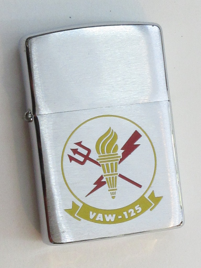 【楽天市場】VAW+125 トーチベアラーズ E-2Cホークアイ早期警戒機隊 ブラッシュZippo 19922年12月製 未使用 (AS-14 ...