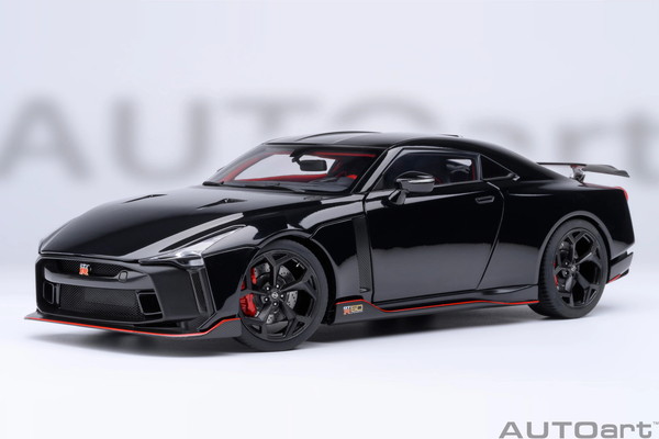 【送料無料】 AUTOart 1/18 NISSAN GT-R50 by ITALDESIGN (ブラック/マット・ブラック) 完成品ミニカー 77513|トイスタジアム2号店