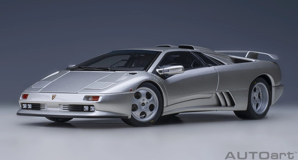 【送料無料】　AUTOart 1/18 ランボルギーニ ディアブロ SE30 イオタ TITANIO/メタリック・シルバー 完成品ミニカー 79143