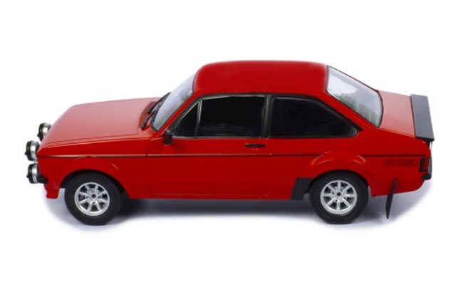 IXO MODELS 1/18 フォード エスコート MKII RS 2000 77 レッド 完成品ダイキャストミニカー 18CMC103B
